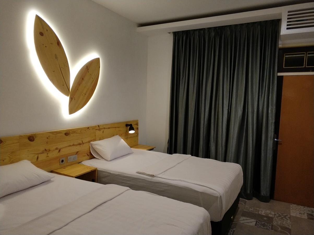 Diaga Grha Hotel Джокьякарта Экстерьер фото